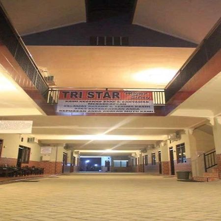 Tri Star Homestay Madiun Luaran gambar