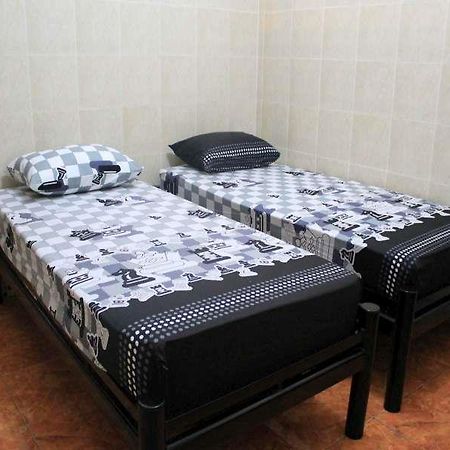 Tri Star Homestay Madiun Luaran gambar